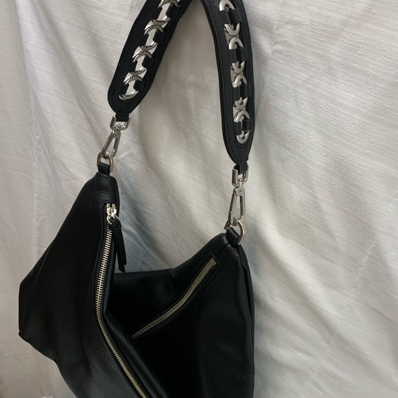 Calvin Klein tote bag with 2 oversized pockets, inner zipper pocket & crossbody - Picture 2 of 5